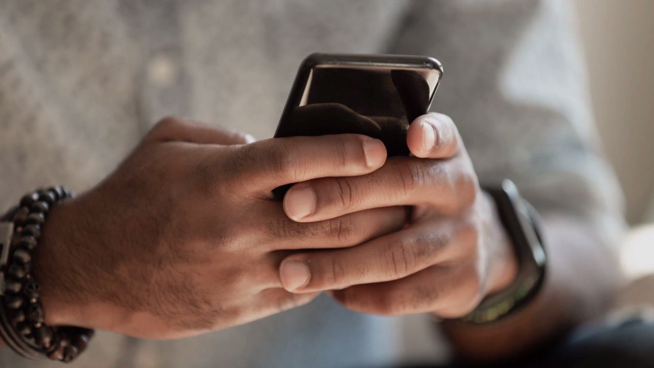 United Launches Text Hotline for Passengers With Any COVID-19 Concerns