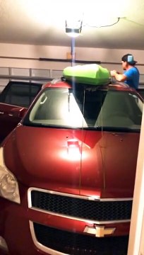 Il voulait surprendre sa femme pour une virée en kayak, mais tout tombe à l’eau