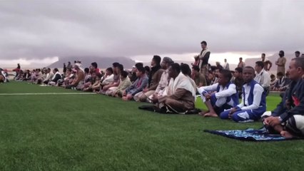 رغم ظروف الحرب.. اليمنيون متمسكون بعاداتهم في عيد الأضحى