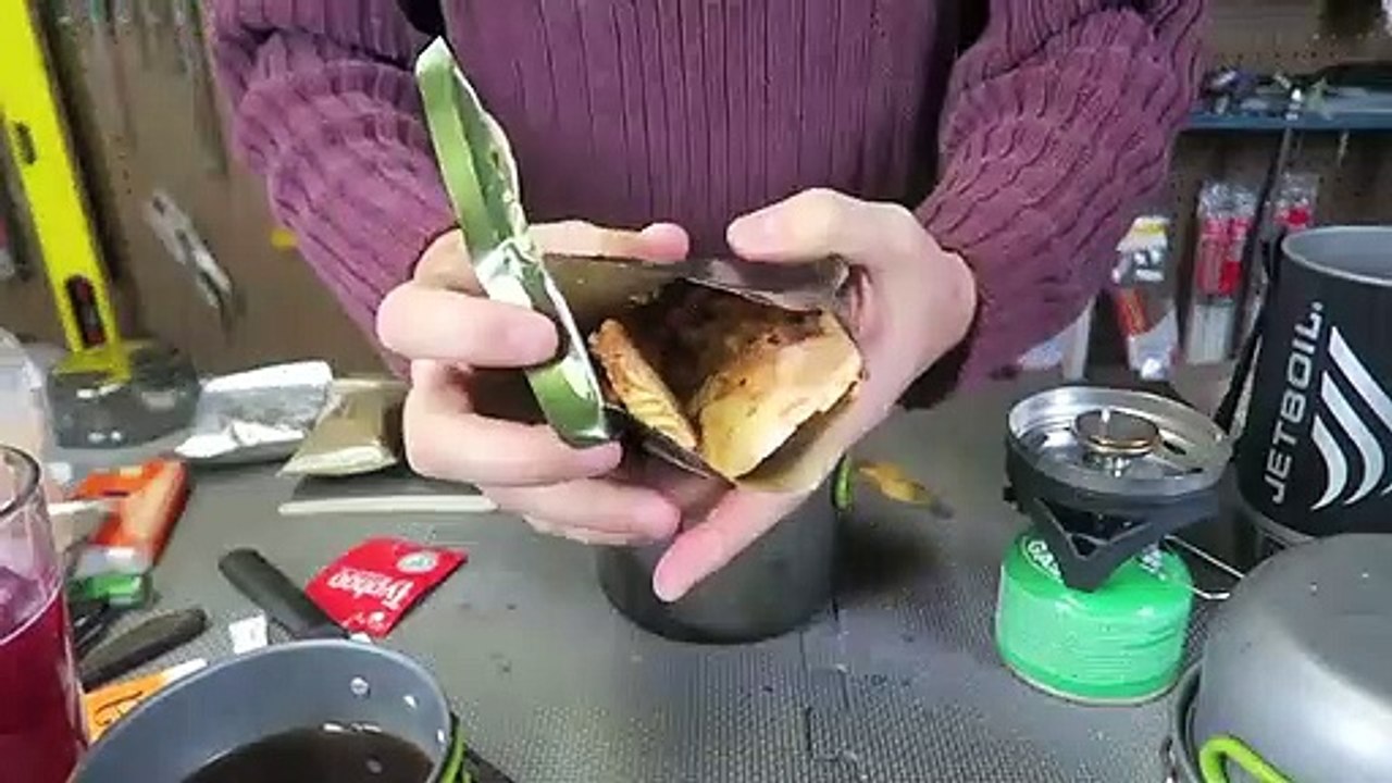 Testing British Military MRE (24Hr Combat Food Ration)