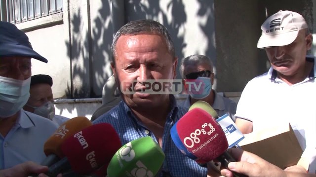 Jetojnë në pallatin e dëmtuar nga tërmeti, banorët në Durrës në protestë: Krimi fle në prokurori