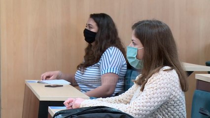 Top News - Ministria për pedagogët/ Mos penalizoni studentët me nota