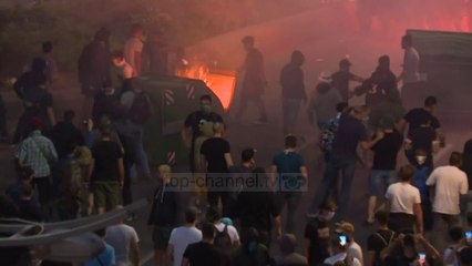 Top News - Edhe pa kufizime/ Protesta në Beograd dhe Novi Sad