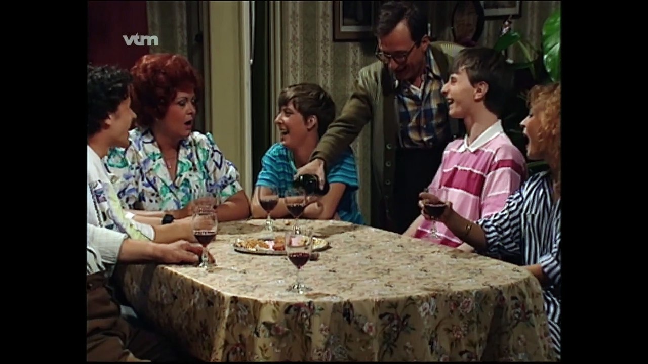 DE KOTMADAM - Seizoen 1 - Aflevering 4  - Ochtendverkeer