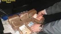 Ora News - Itali: Shqiptari kapet me 400 mijë euro të fshehura në sediljet e pasme të automjetit