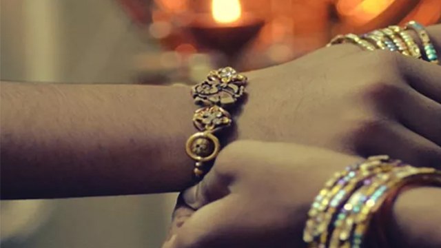 Rakshabandhan 2020: इस राखी बहन नहीं आ पा रही है घर तो इन लोगों से बंधवाएं राखी | Boldsky