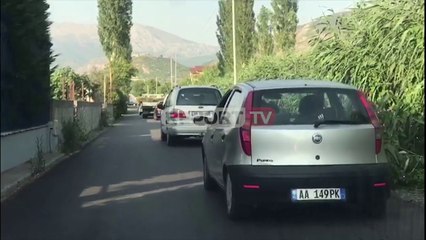 Report TV -Pushuesit kthehen në shtëpi! Fluks automjetesh në rrugën e Shëngjinit
