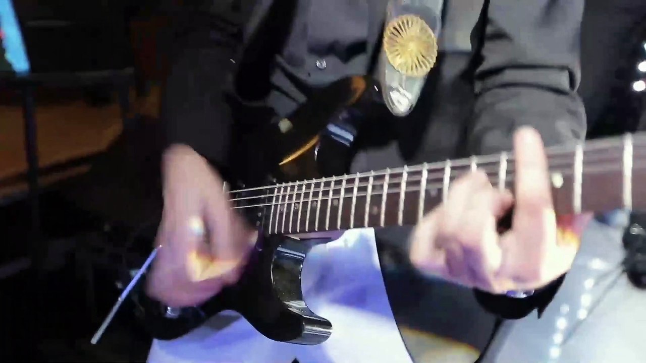 19) Music.  Guitar Bass.  Motion Sickness. Doug Maxwell, Jimmy Fontanez. Dance et électro.  Dramatique