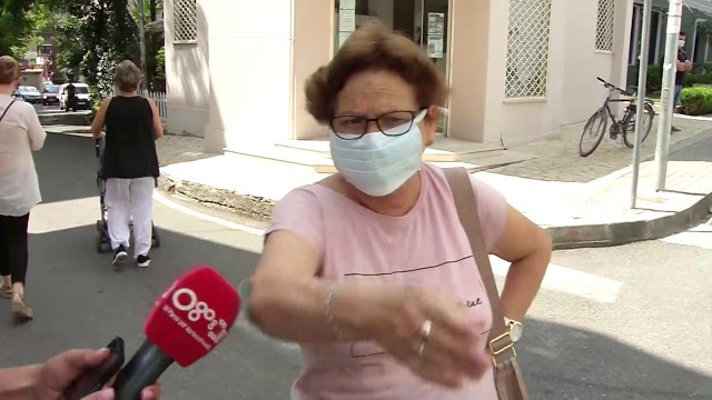 Ora News - Radhë në qendrat shëndetësore, të moshuarit: Nuk po marrim shërbimin