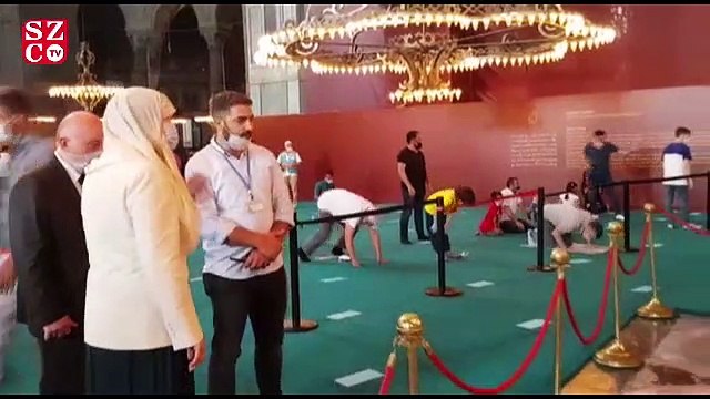 Meral Akşener Ayasofya Camii'ni ziyaret etti