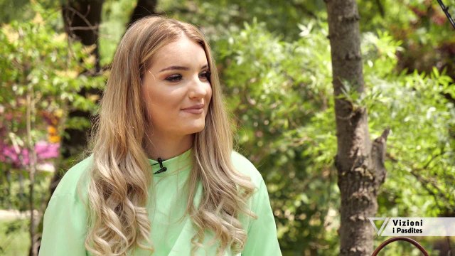 Vizioni i pasdites - Cfare gjejme ne canten e plazhit te nje blogereje - 14 Korrik 2020- Vizion Plus