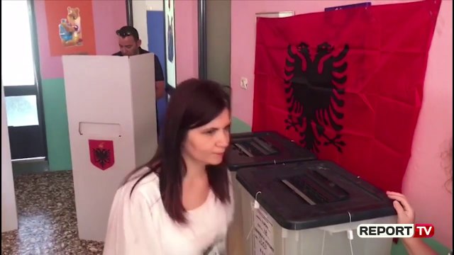 'Ligjet' miratojnë ndryshimet në Kushtetutë: Hapen listat dhe ndalohen koalicionet parazgjedhore