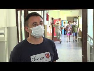 Aerodrom, qytetarët votojnë me maska dhe doreza