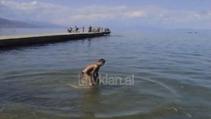 Siguria dhe qetesia ne plazhin e Pogradecit - (30 Korrik 2000)