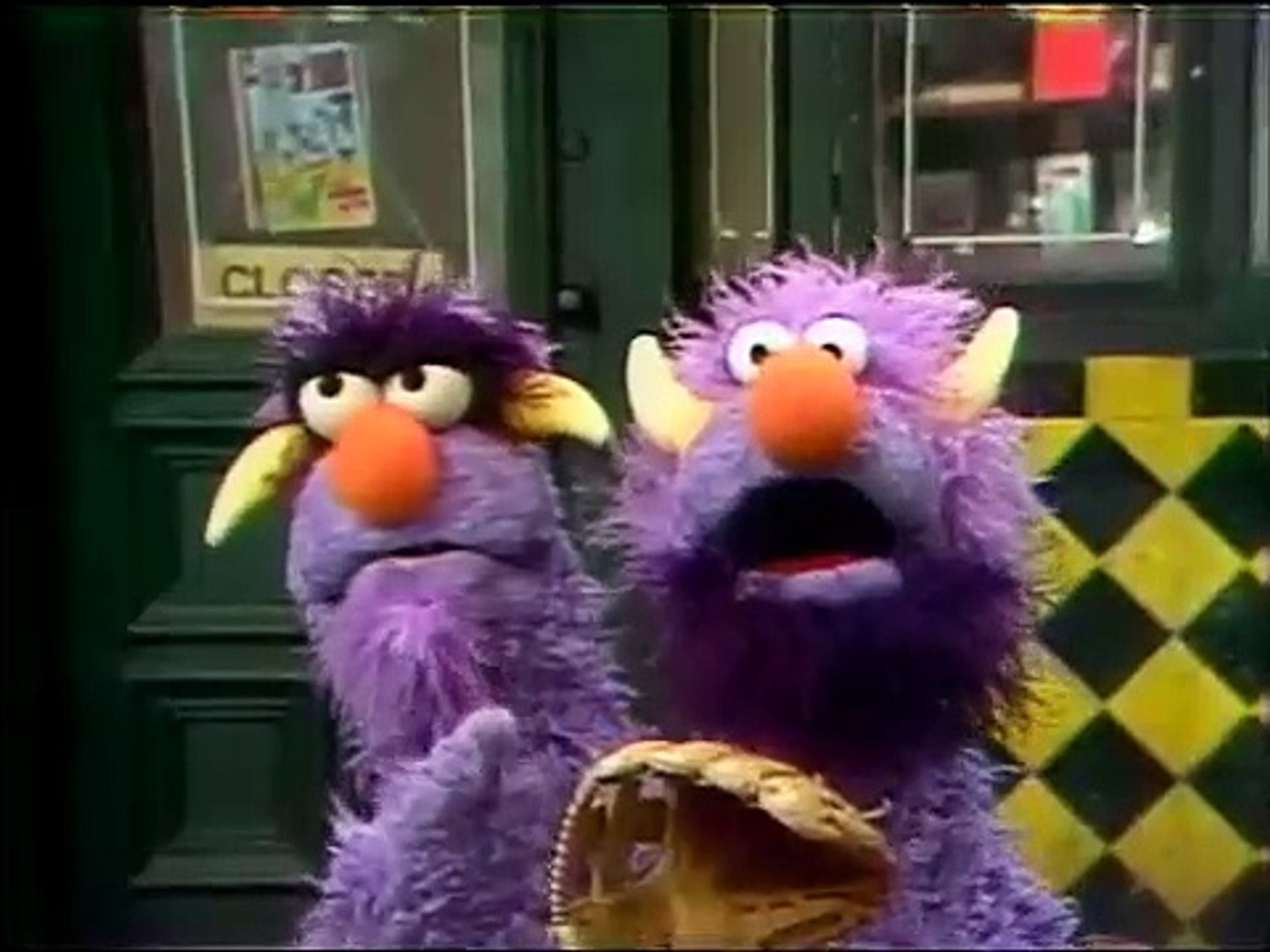 Classic Sesame Street - The Two-Headed Monster and the Word CLOSED