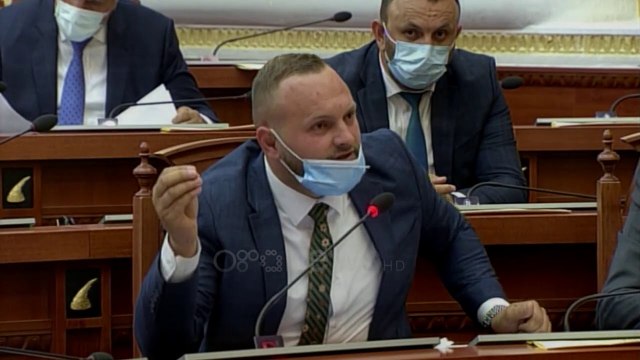 Ora News - Valteri: Qytetarët po vdesin edhe nga frika e Covid, të bëhen 2-3 mijë testime në ditë