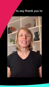 Donald Trump veut interdire TikTok aux USA : La responsable réagit dans une vidéo avec un grand sourire : Nous ne partirons pas et nous allons créer des milliers d'emplois