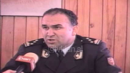 Shkoder, burg pa afat per vrasesit e kolonel Zylyftarit - (6 Gusht 2000)