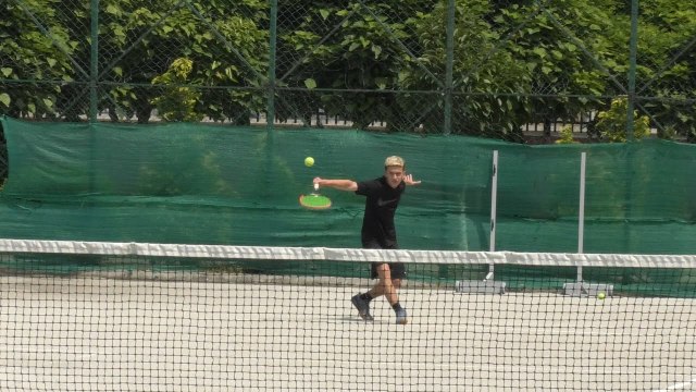 Tenisti Baton Haxhiu kampion i Kosovës në kategorinë U14-Lajme