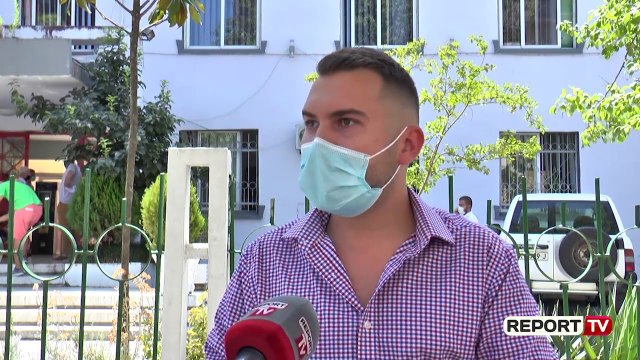 Studenti denoncon rastin e të afërmes së tij: 7 ditë me simptoma nuk i bëhet tamponi