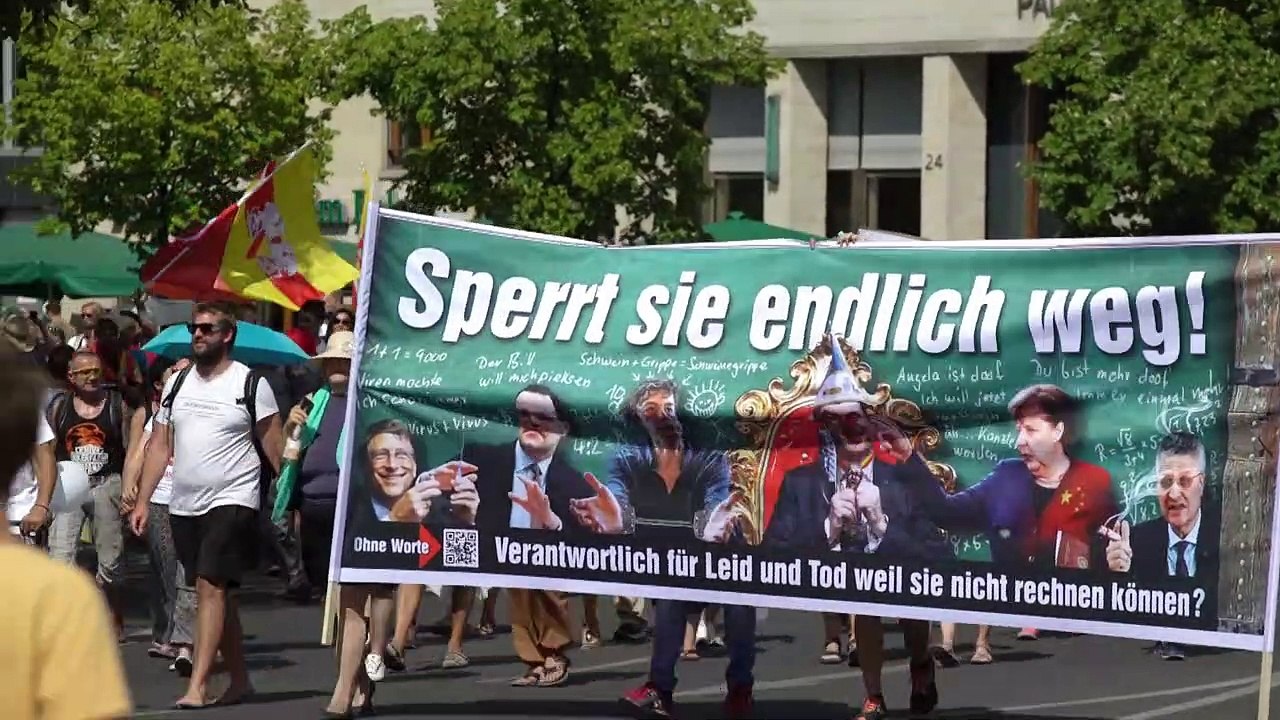 Tausende Corona-Leugner rufen in Berlin 'Ende der Pandemie' aus