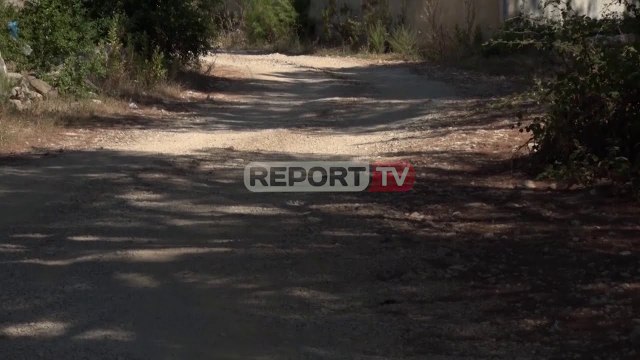 Shëngjin, 220 familje vuajnë mungesën e rrugës dhe ujit! Banorët: Na vjen një herë në javë