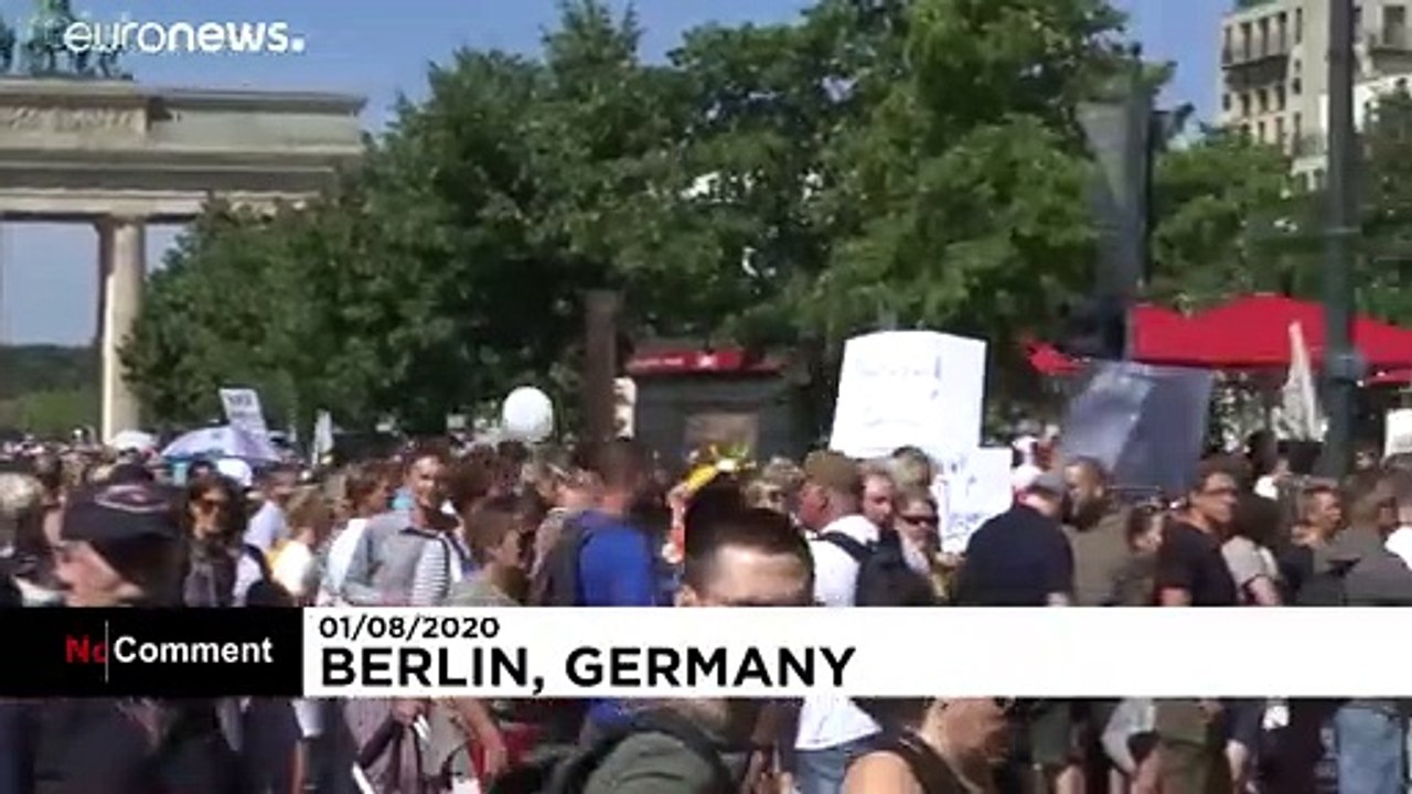 Berlin: 17 000 Menschen demonstrieren gegen Pandemiemaßnahmen