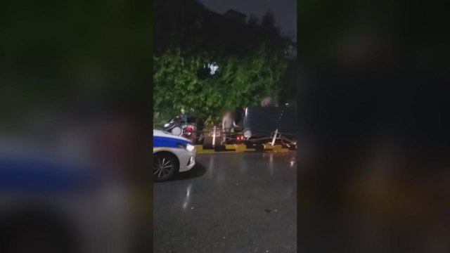 SUV가 중앙선 가드레일 들이받아... 음주운전 의심 / YTN