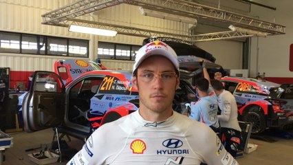 Thierry Neuville avant le Rallye d'Alba, course de reprise du WRC