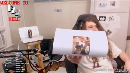 Ce streamer nous montre ce qu'il y a dans son refrigerateur... tout le monde est surpris