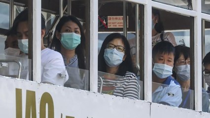 Giới trẻ không ''bất khả chiến bại'' trong cuộc chiến chống Covid-19