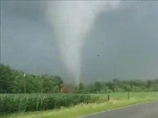 DOC : Chasseurs de tornades / Tornado chasers