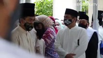 Gubernur DKI Jakarta, Anies Baswedan (tengah)