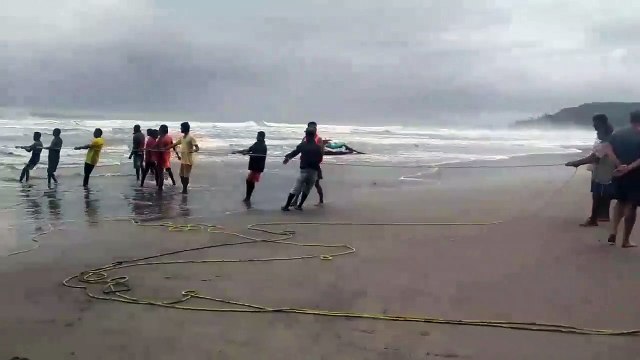 Boat Crush Lifeguard and Fisher Man Rescue Fishing Boat in Goa