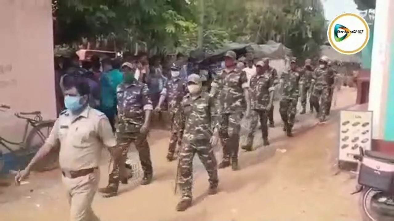তৃণমূলের গোষ্ঠী কোন্দলের জের, ব্যাপক বোমাবাজি, কুপিয়ে খুন প্রাক্তন প্রধান বাবর আলি।উতপ্ত বিষ্ণুপুরের বেলিয়াড়া।