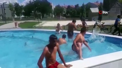 Süs havuzunda tehlikeli serinlik