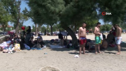 Menekşe plajında bayram yoğunluğu
