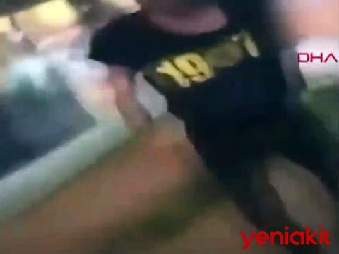 Uyuşturucu sattığı iddia edilen adamı tekme tokat dövdüler