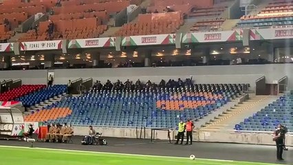 Emre Belözoğlu, voleybol oynadı