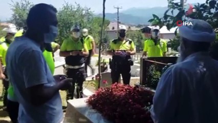 Polis ekipleri, Şehit Kaymakam Safitürk ve 15 Temmuz Şehidi Gökbayrak’ın mezarını ziyaret etti