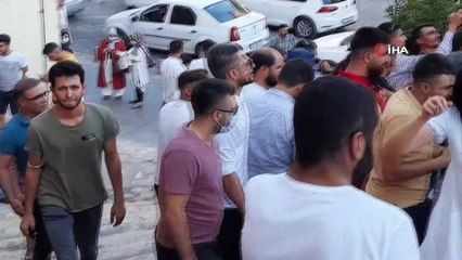 Mardin'de korona virüse 'alkış' tuttular