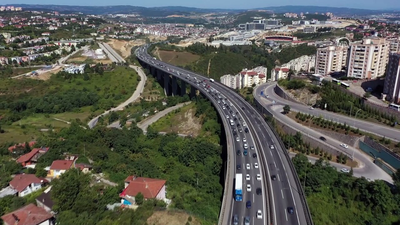 Dönüşe geçen tatilciler Anadolu Otoyolu'nda yoğunluk oluşturdu - KOCAELİ