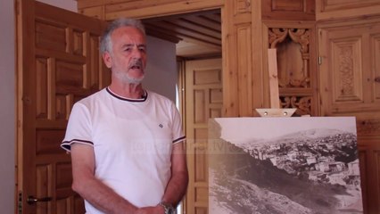 Ekspozitë në shtëpinë e Kadaresë/ Momentet historike të Gjirokastrës në foto bardhezi