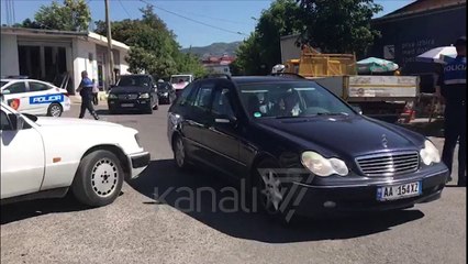 MAKINA PERPLAS MOTOÇIKLETEN, PLAGOSET 74 VJECARI - News, Lajme - Kanali 7