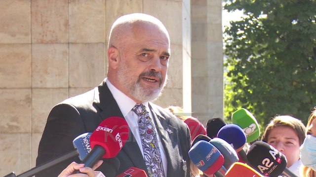 DESHTON MBLEDHJA E KESHILLIT, RAMA I QENDRON HAPJES SE LISTAVE - News, Lajme - Kanali 7