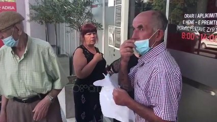 Ora News - Covid në Fier: Mbyllen zyrat e Adisa-s, kishte familjarë të rasteve pozitivë nga Kadastra