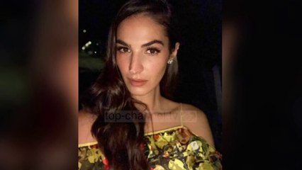 Top News - Bën testin e covid/ Modelja filmon gjithë proçesin