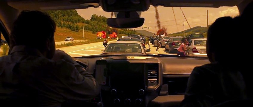 Greenland movie - Clip with Gerard Butler and Morena Baccarin - This is an emergency alert!