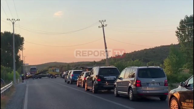 Përplasen tre makina në rrugën Lezhë- Shkodër, plagosen 4 persona, 2 prej tyre në gjendje të rëndë
