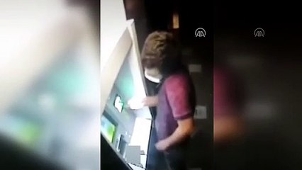 ATM'lere kopyalama düzeneği! Kartları kopyalayan 2 kişi yakalandı